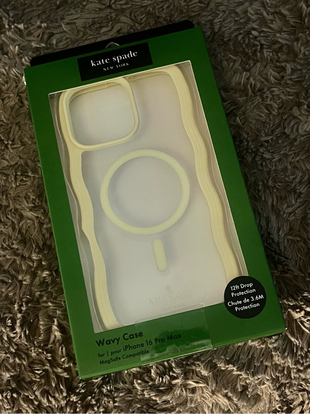 Kate Spade Wavy Cream iPhone Case w/MagSafe for iPhone 16 Pro Max
